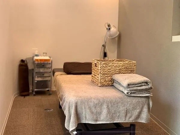 鍼灸＆整体サロン R-breathの業務委託・副業 整体師 鍼灸院・鍼灸サロン リラクサロン・整体院求人イメージ