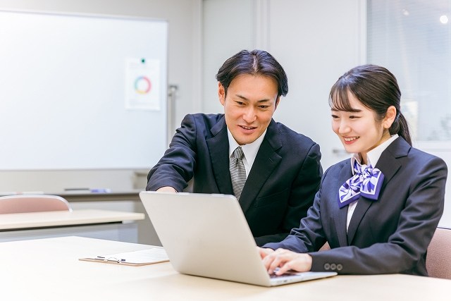 正社員 事務員 病院・クリニック求人イメージ