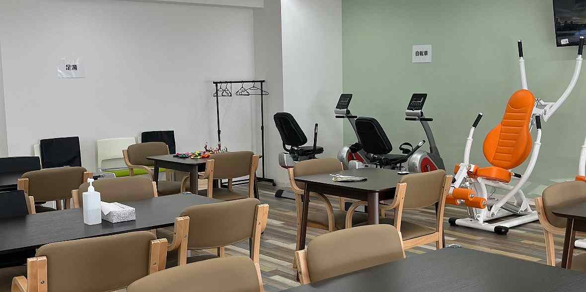鶴鍼灸院の正社員 鍼灸師 介護施設・デイサービスの求人情報イメージ1