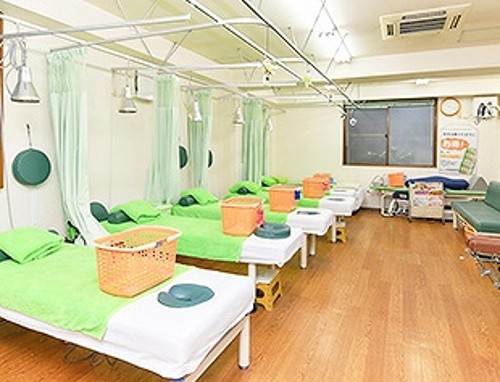 朝宏 篠崎あさひろ鍼灸整骨院の正社員 あん摩マッサージ指圧師 接骨院・整骨院 鍼灸整骨院求人イメージ