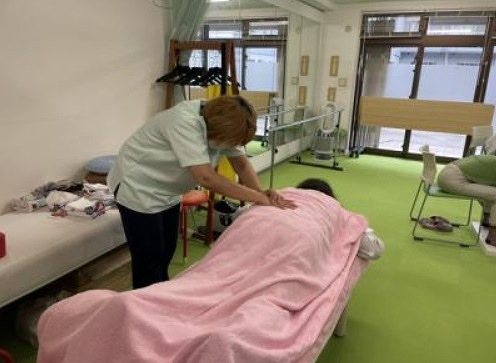 エボルブの契約社員 機能訓練指導員 介護施設・デイサービスの求人情報イメージ3