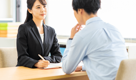 専任のキャリアアドバイザーが転職活動をフルサポート!